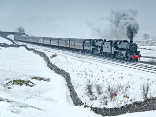 The Cathedrals Express steam train visits Gloucester for a fabulous Christmas train ride