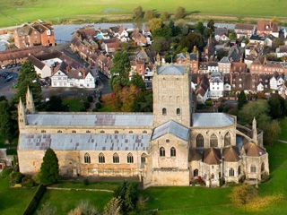 Tewkesbury Abbey towers over the amazing medieval market town of Tewkesbury