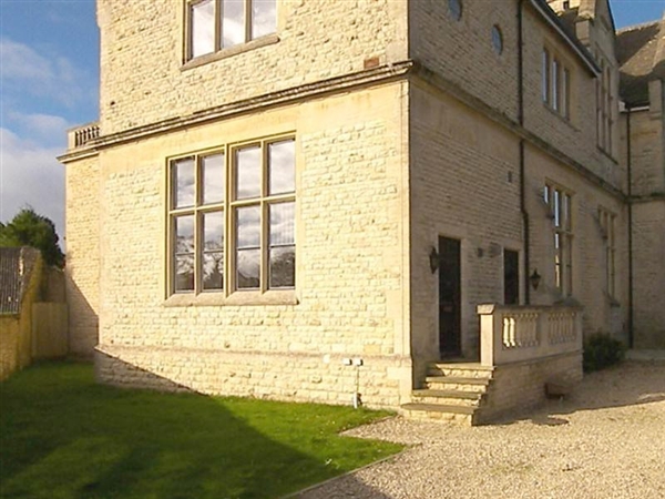 The Old School House in Stow-on-the-Wold for a self catering holiday in the Cotswolds