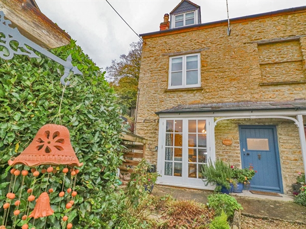 Weavers Cottage at Nailsworth in the historic Stroud Valleys in the Cotswolds