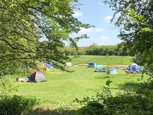 Far Peak Camping Site is located within Far Peak Outdoor Activity Centre in the Cotswolds