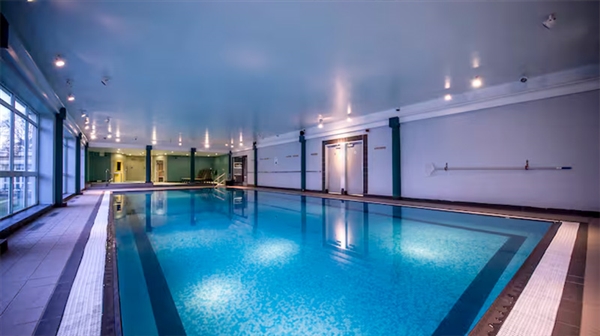 15m indoor swimming pool at DoubleTree by Hilton Cheltenham-Cotswolds
