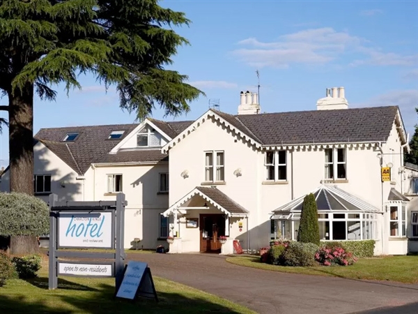 Charlton Kings Hotel on the outskirts of Cheltenham and a great place to explore the Cotswolds