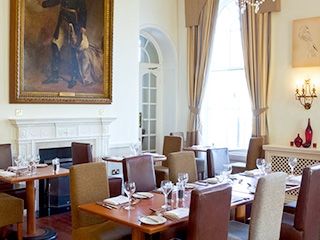 A Sophisticated Dining Experience in Cheltenham at Victoria's Restaurant at The Queens Hotel