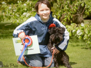 Young handler scoops top prize at Cotswold Wildlife Park’s dog show