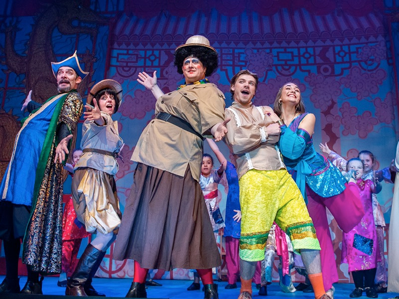 REVIEW Aladdin at The Roses Theatre, Tewkesbury
