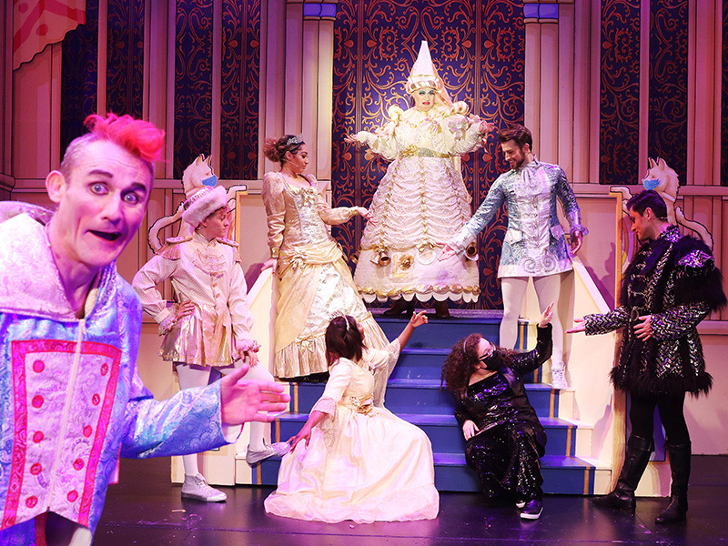 REVIEW: “Tweedy's Reduced Panto” at the Everyman Theatre