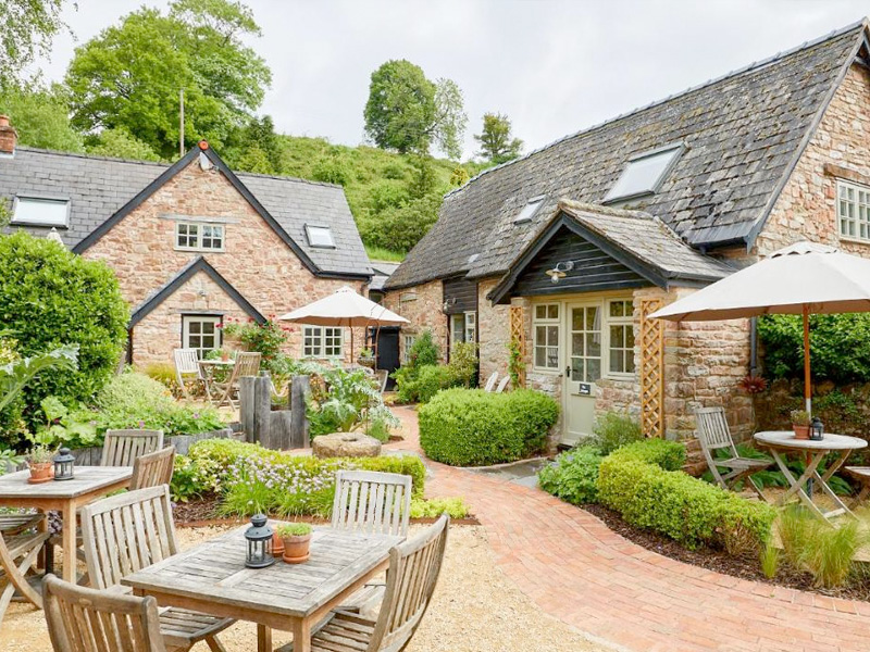 Tudor Farmhouse Hotel