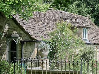 The Downs Barn Lodge, Nr. Stroud