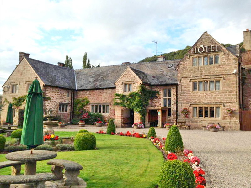 Old Court Hotel & Suites